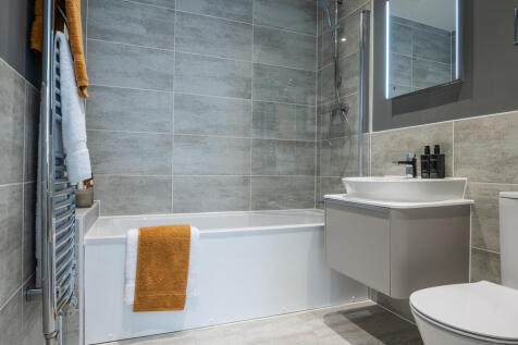 Redrow - 2 Bedroom Apartments - Bathroom - 65344