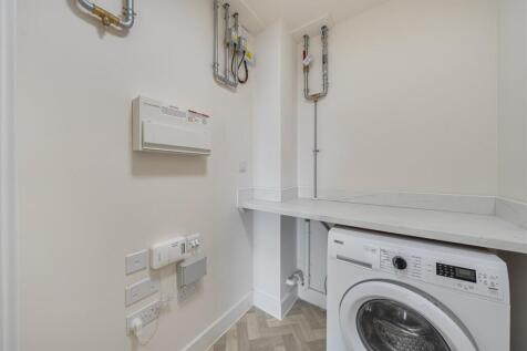 2 bedroom property in Evolution Court, Darwin Green photo 5