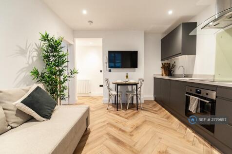 Living Room / Kitchen