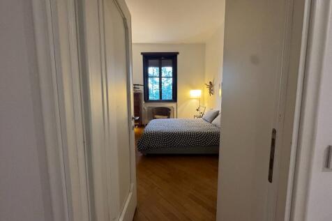 Bedroom entrance vie