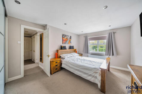 2fae6911-93b9-424...