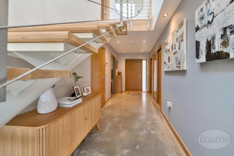 1a5b5082-04e2-409...