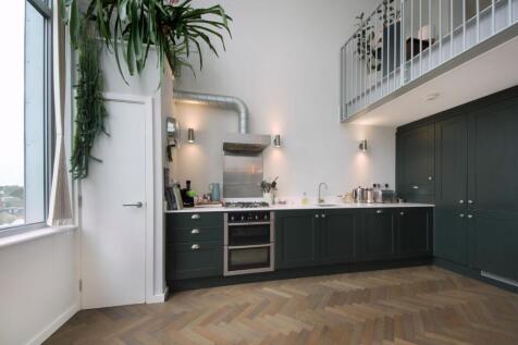 Gv-105 Issigonis House (16).jpg