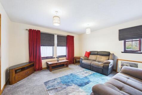 Sitting Room &amp; Dining Area