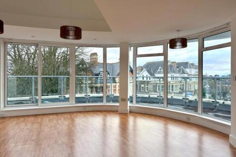 Open Plan Living/Dining Room