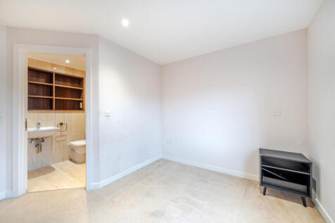 1371657-9-68f630f...