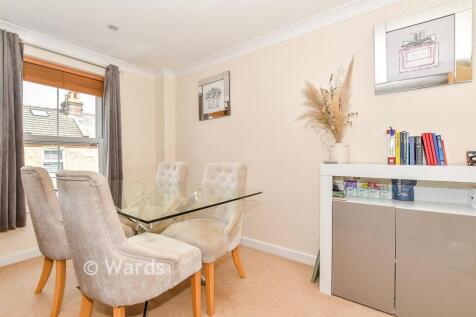 Kitchen/ Living Room