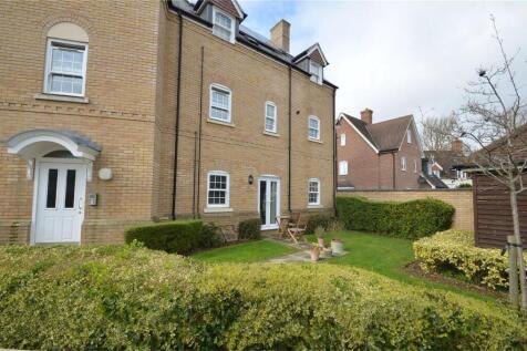 9 Heronslee, Shefford Front.jpg