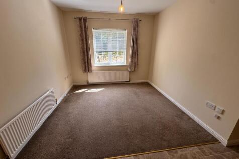 Maybold Crescent, Swindon, SN25 photo 3