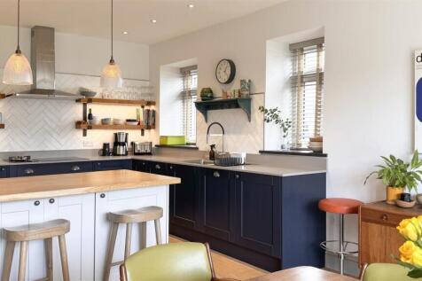 Kitchen 1.jpg