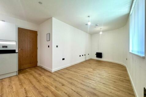 Living room pic 2.jpeg