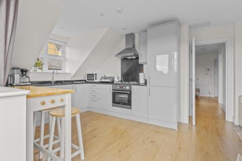 Flat 9, 15 Priory Road, HP13 6SL-11.jpg