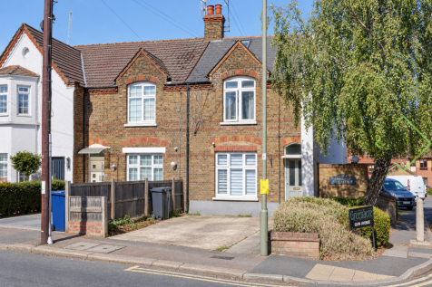 Victoria Road, Barnet, EN4 - Front1