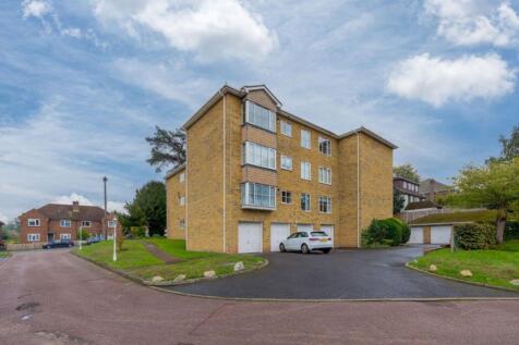 3-bed flat on Ferndale, Sevenoaks, Kent, £2,350/mo