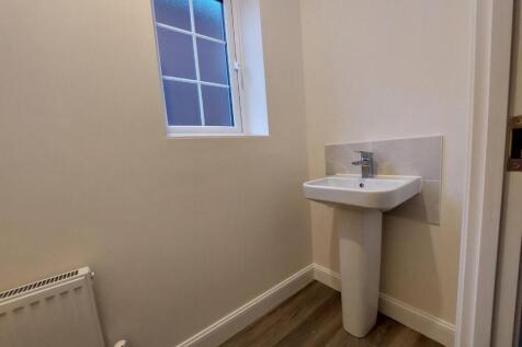 Campion Way, Henhull photo 3