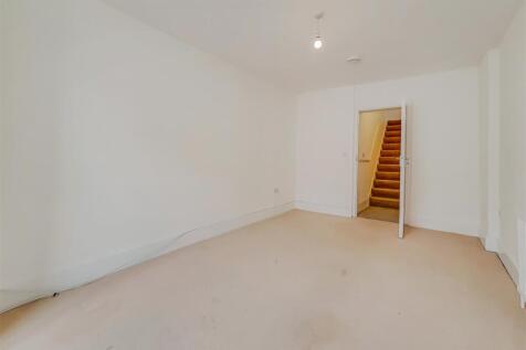 Crown Road, Twickenham photo 3