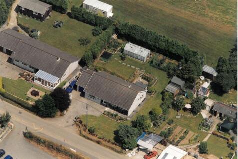 AERIAL SHOT OF THE PROPEORTY (NOT CUR...