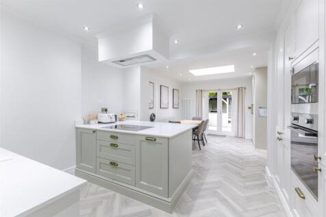 Kitchen 1.jpg