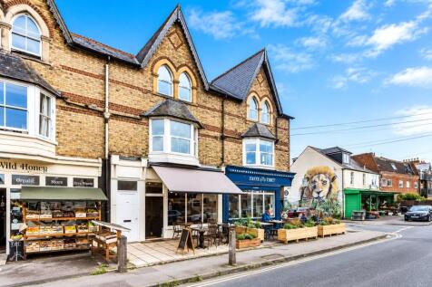 4-bed flat on Magdalen Road, Oxford, OX4, £2,900/mo