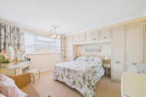 CAM02136G0-PR0494-STILL016