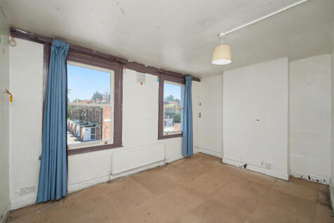 Flat B, 30 Gibbon Road, Nunhead, London, SE15 2AS