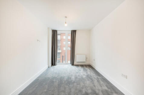 Howard Court, Desborough Road, High Wycombe photo 4