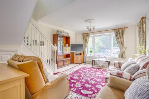 63 Marlow Road, HP11 1TG-11.jpg