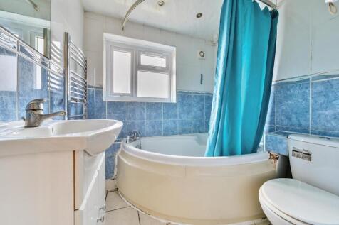 Davidson Frost-Wellings, DFW, The Highway, Bathroo