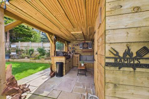 outside kitchen