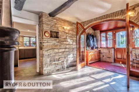 Bright &amp; Spacious