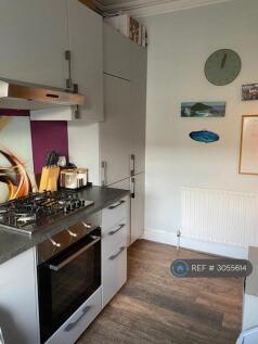 St Stephens Avenue, Shepherds Bush, London, W12 photo 3
