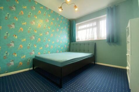 Lilliput Avenue, Northolt photo 3