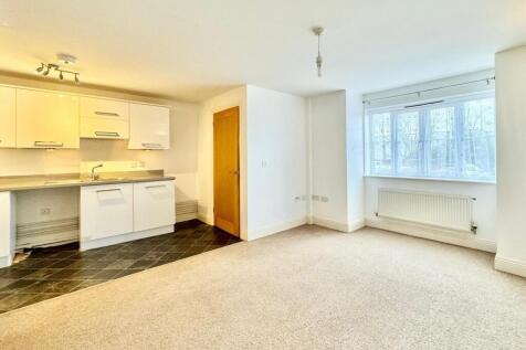 Lounge/Dining Area