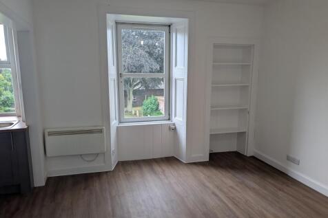 32 Bank Street, Kirriemuir, Angus photo 4
