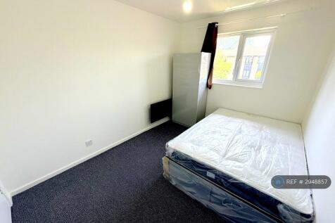Pointer Close, London, SE28 photo 5