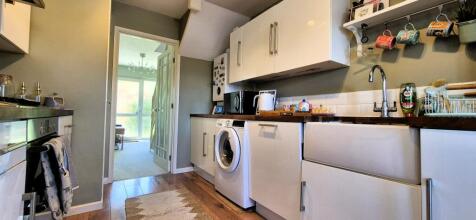 Hedge End Village, SO30 photo 4