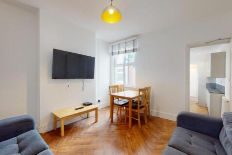 4-bed house on Rosebery Street, Loughborough, £2,167/mo
