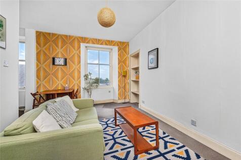 Lounge/ Kitchen
