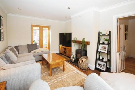 dadacfa2-Living 20room 202.JPG