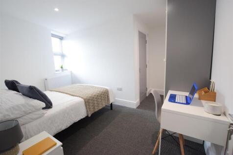 27/28 - High Street - En Suite House photo 4