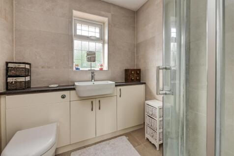 35 Moors Drive-10.jpg