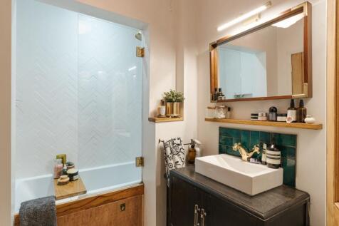 Alcester Crescent E5