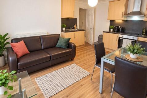 3-bed flat on St Michaels Hill, Kingsdown, Bristol, BS2, £2,565/mo