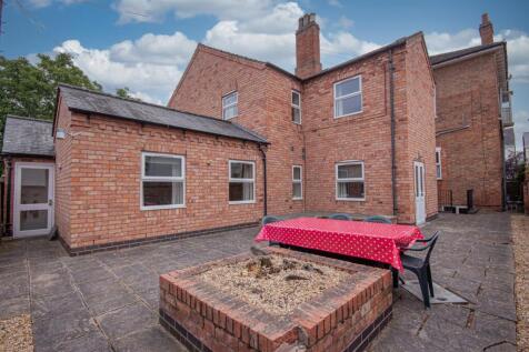 RussellTerrace_BackPatios (3).jpg