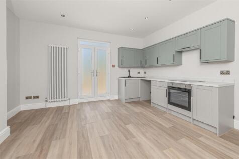 09 - 14 Cygnet Street YO23 1AG.jpg