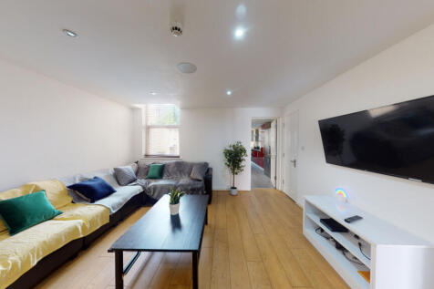 7-bed house on Thornycroft Road, Liverpool, £4,520/mo