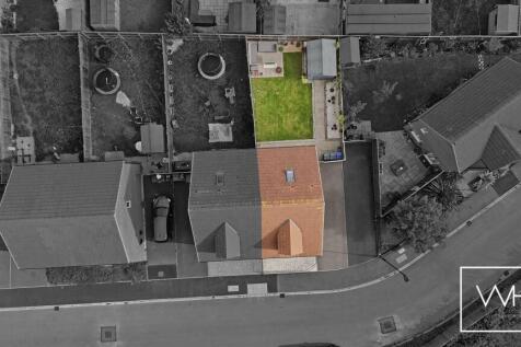33 Clover Street, Wo