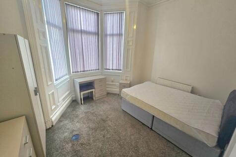 Flat 1, 149 Borough Road, Middlesbrough, TS1 3AT photo 4