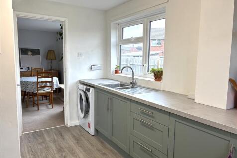 Sycamore Grove, Trowbridge photo 4