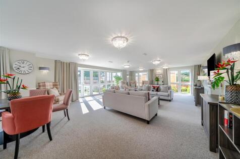 Owners Lounge.jpg